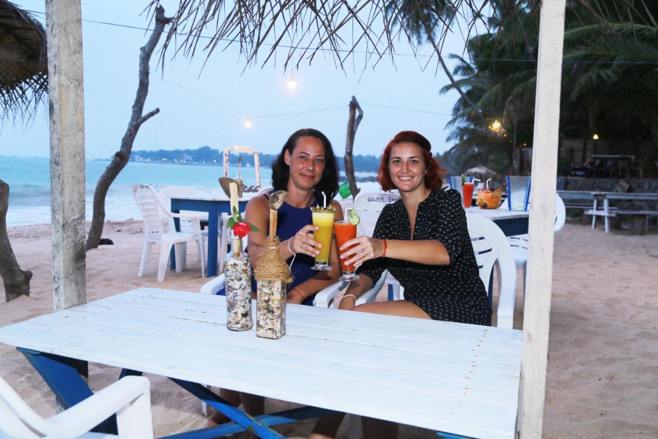 Golden Surfer Beach Hotel Tangalle Exterior photo